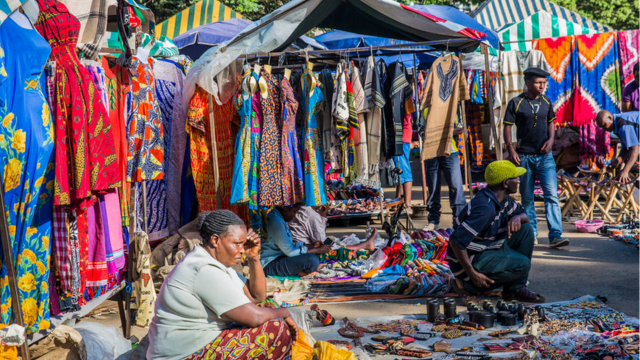 File:Traditional Maasai Jewelry. Triangle Curio Market, Nairobi